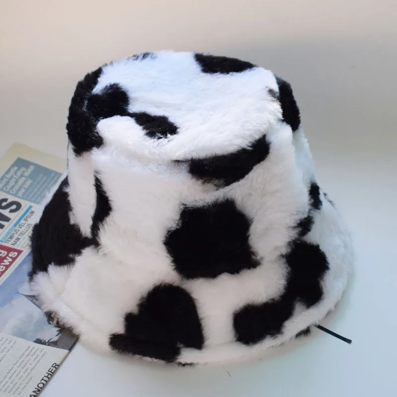 Fashion Black White Cow Pattern Bucket Hats Bob Winter Warm Velvet Fisherman Hat for Women Girls Gorras Vintage Basin Hat Panama