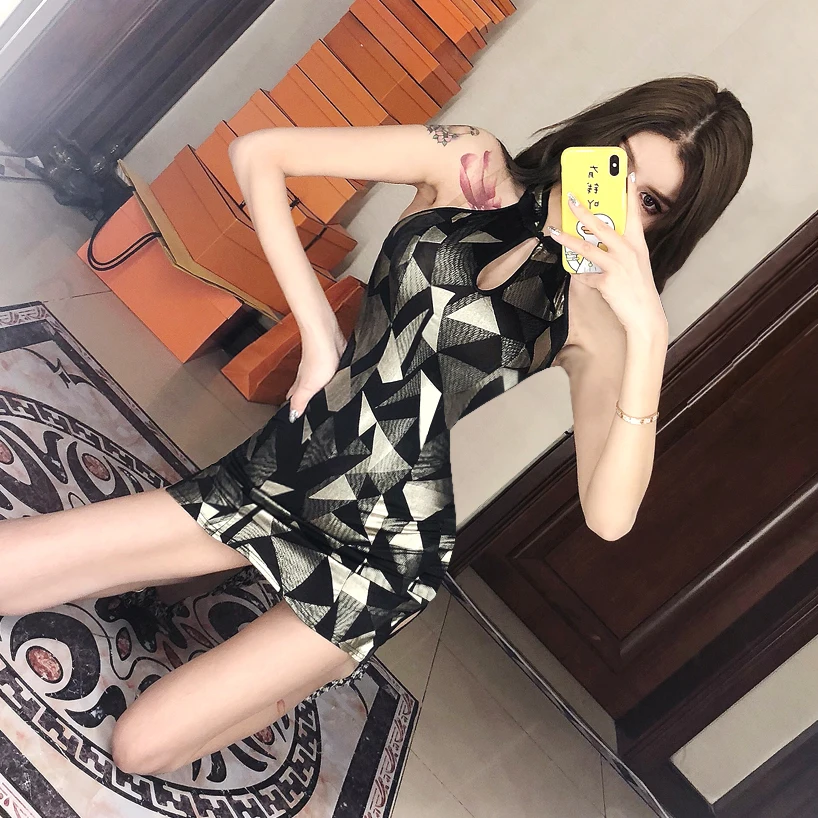 Китайское платье чонсам, женское белье, Ципао, платье чонсам, современное платье Чонсам с лямкой через шею, с вырезами, облегающее, с разрезом, восточное платье - Цвет: color1