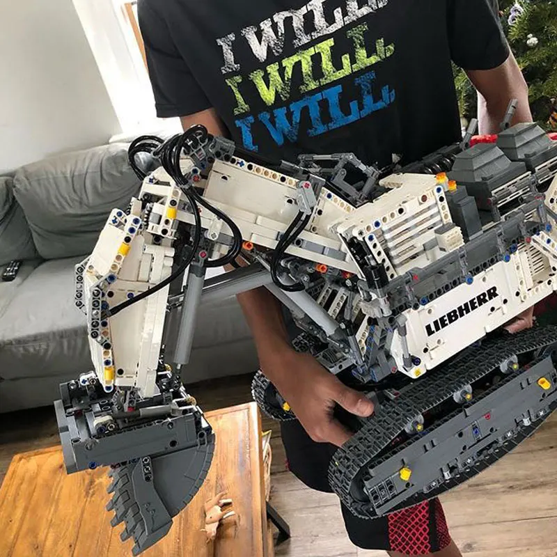 13130 совместимый Technic серии 42100 кирпичи Liebherrs экскаватор R9800 двигатель мощность модель автомобиля Комплект строительные блоки игрушки подарок