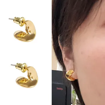 

LONDANY New European and American niche original design neutral button love letter earrings personality couple earrings