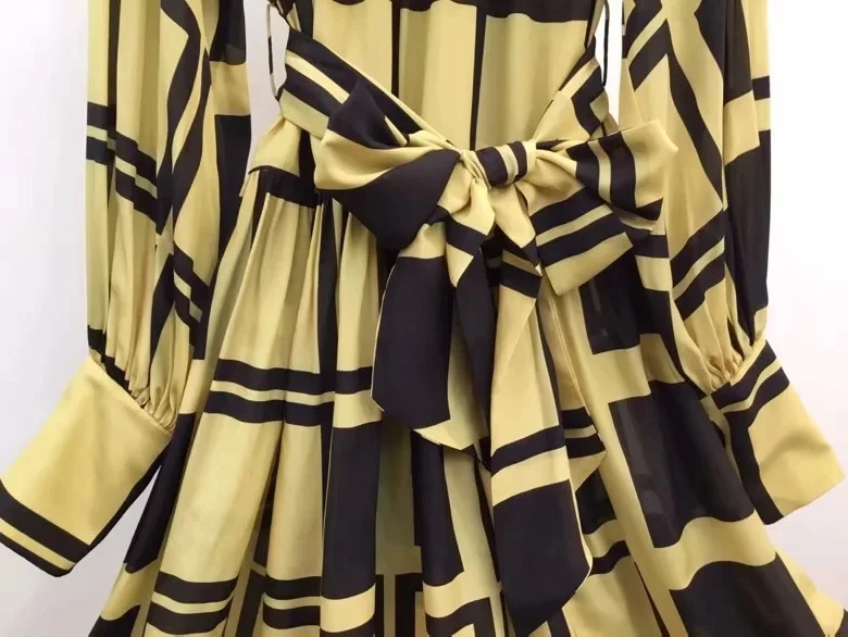 10.6 Autumn New Silk Palace Style Square Printing Color Matching Long Sleeve Turtleneck Mid-length Zim Dress
