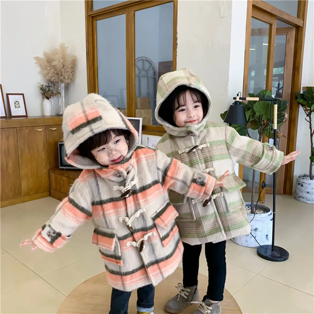 Новая шерстяная куртка для маленьких девочек коллекция года, зимняя модная длинная клетчатая верхняя одежда с капюшоном для детей от 1 до 7 лет, корейские Детские пальто Детская одежда для девочек - Цвет: Green