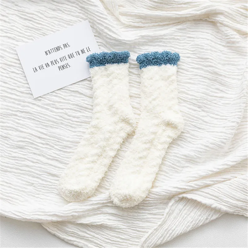 Носки женские новогодние подарки носочки socks harajuku теплые короткие набор носков милые год модные подарки на год хлопок зимние распродажа однотонные art подарочные красивые эластичность популярный - Цвет: Белый