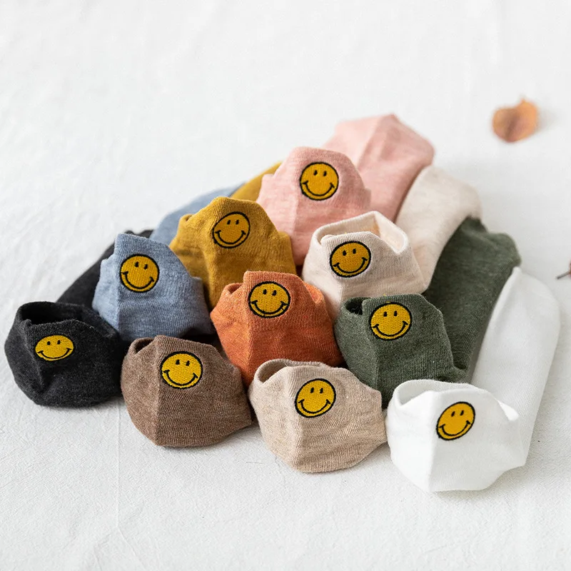 

2020 socks female embroidery pure color ship socks followed by ear mouth smiling expression character of shallow socks