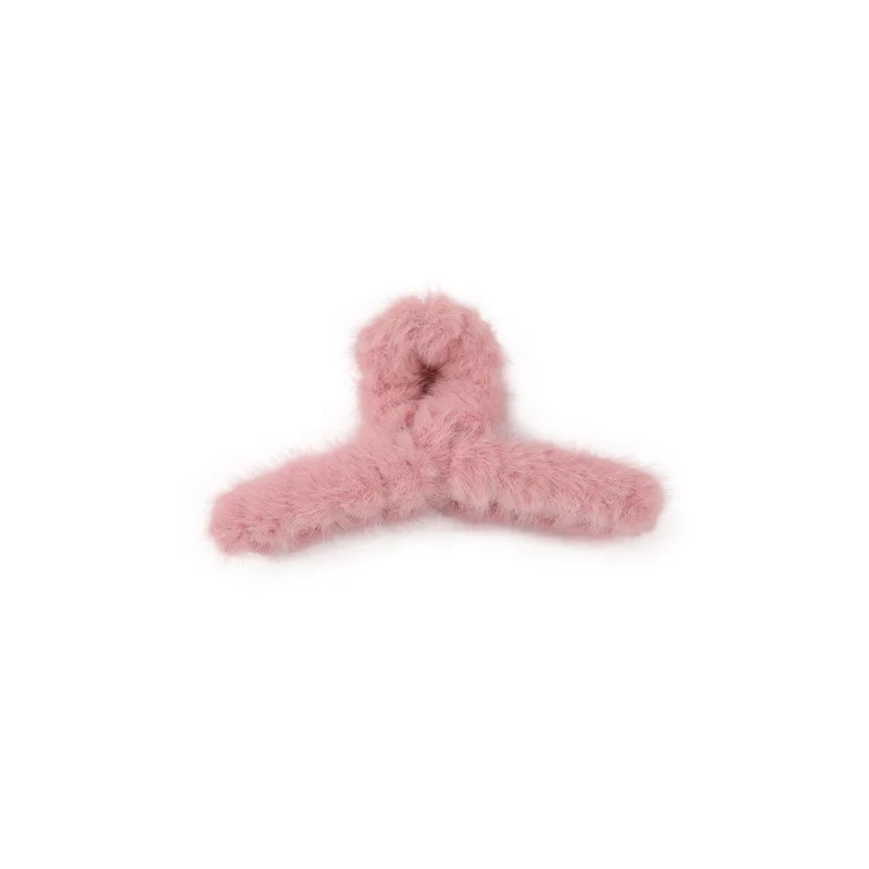 Рисунок 5 - Осенне-зимняя плюшевая заколка для волос