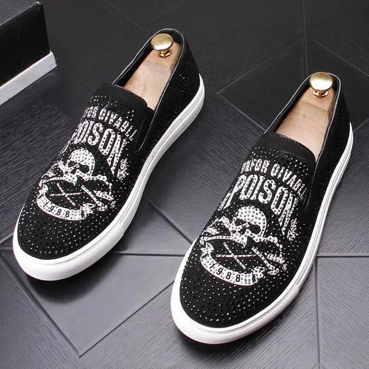 

Fashion Designer Men Loafer Leisure Shoes Black Round Toe Slip On Suede Leather Shoes Rhinestone Skull Casual Flats Man