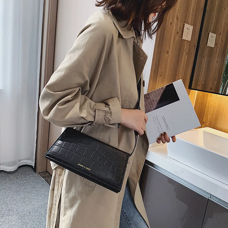 

2019 Autumn New Style WOMEN'S Bag Crocodile Pattern Shoulder Bag Simple Retro Solid Color Lettered Oblique Trapezoid Bag