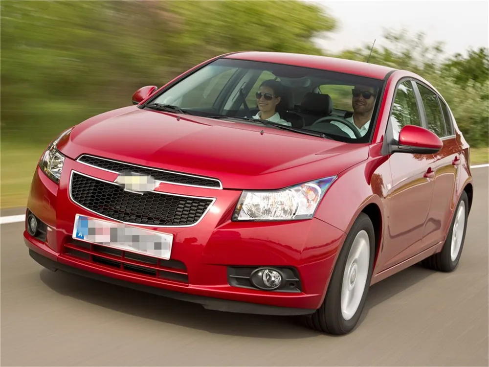 Chevrolet-Cruze_Hatchback_2012