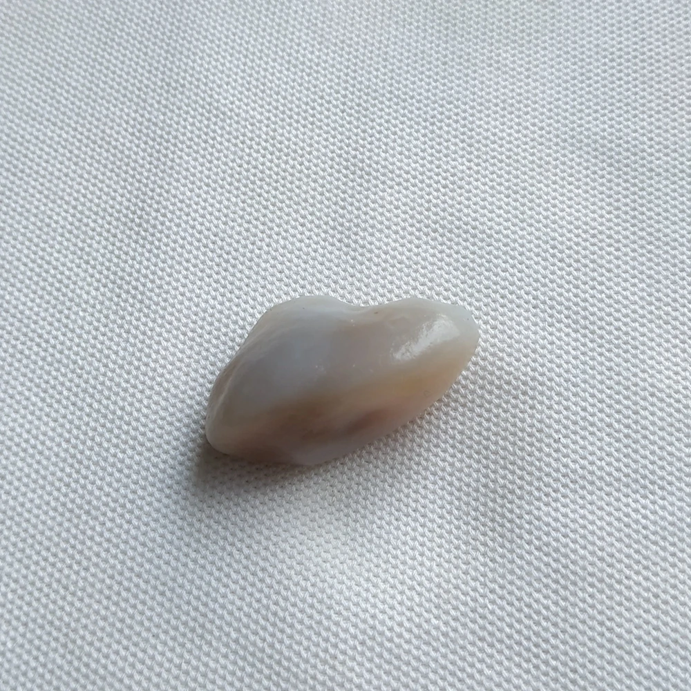 Natural beautiful stone Ornamental raw stone raw agate Silk Road Collectibles unique collection Natural beautiful stone Ornamental raw stone raw agate Silk Road Collectibles unique collection