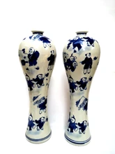 

YIZHU CULTUER ART Decorated Collect a Pair China Old blue-and-white Porcelain Boy Vase H 13.1 inch Family Decoration Gift