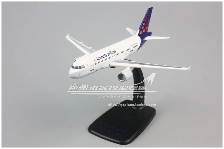 Брюссель авиакомпаний Брюссель Аэробус A319 1: 200 в собранном виде Пластик с трёхмерными чертёжами 17 см для детей и взрослых Рождественский подарок на день рождения