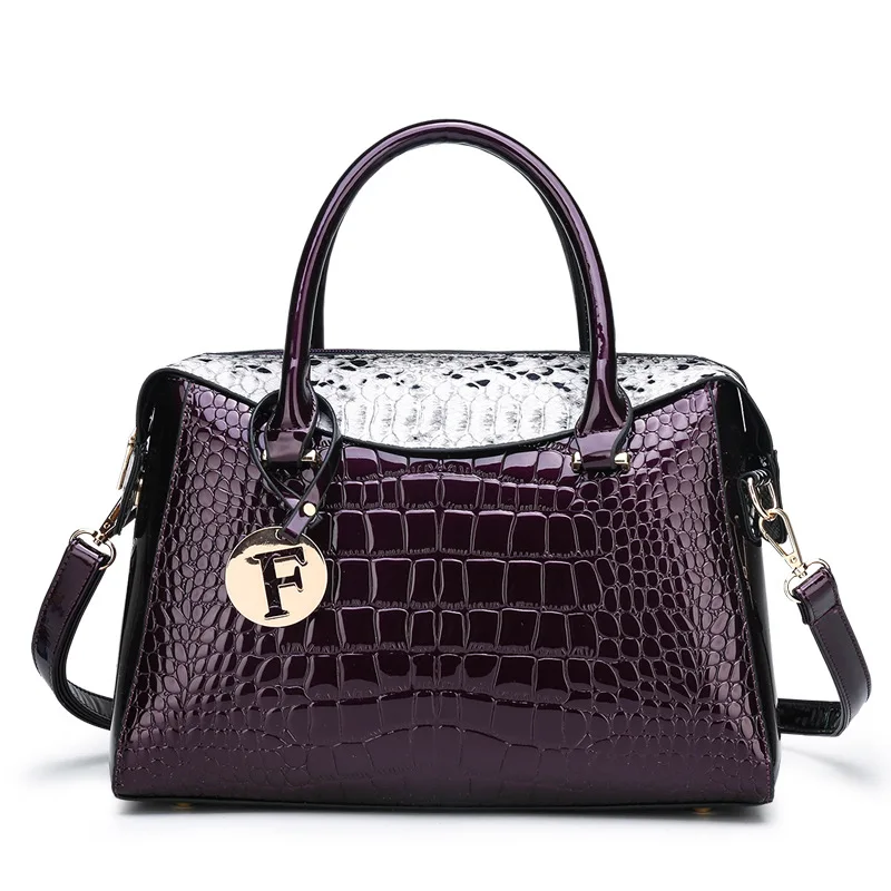

2020bag WOMEN'S Bag New Style Crocodile Pattern Fashion Bag Large Capacity Shoulder Bag she wen bao