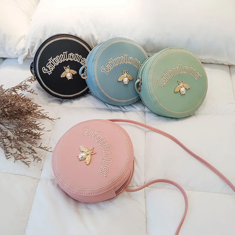 

2019 Autumn New Style Lettered Small round Bag Bee Decoration Oblique Shoulder Bag Phone Coin Purse