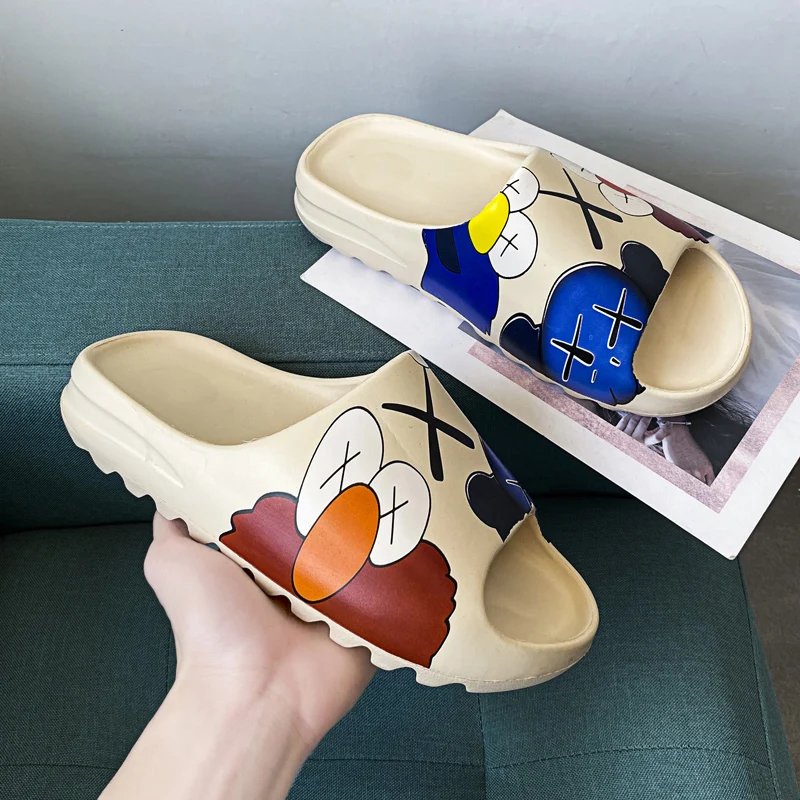 Los hombres de verano de diapositivas fresco transpirable sandalias de playa Flip Flops Boca de pescado para los hombres y las mujeres. Zapatillas ligero Graffiti de gran tamaño 34-46