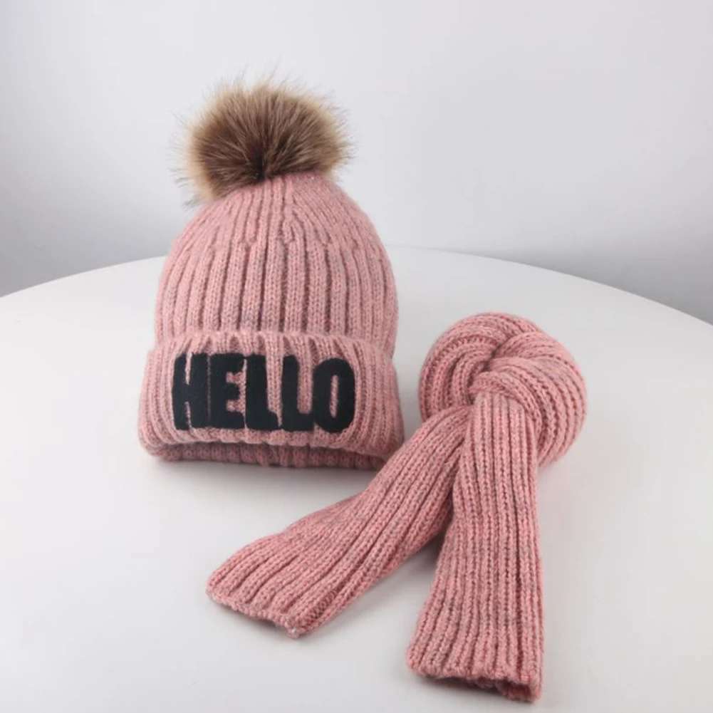 Зимняя теплая Милая вязаная Круглая Шапочка с помпоном и надписью «HELLO» для маленьких мальчиков и девочек, комплект с шарфом, Новинка