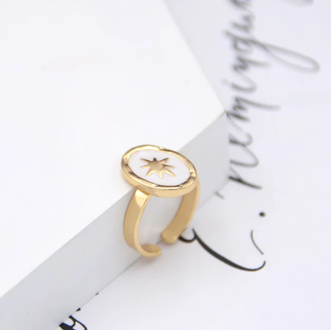 Женское Двухслойное кольцо с эмалью Белое и черное геометрическим узором в стиле