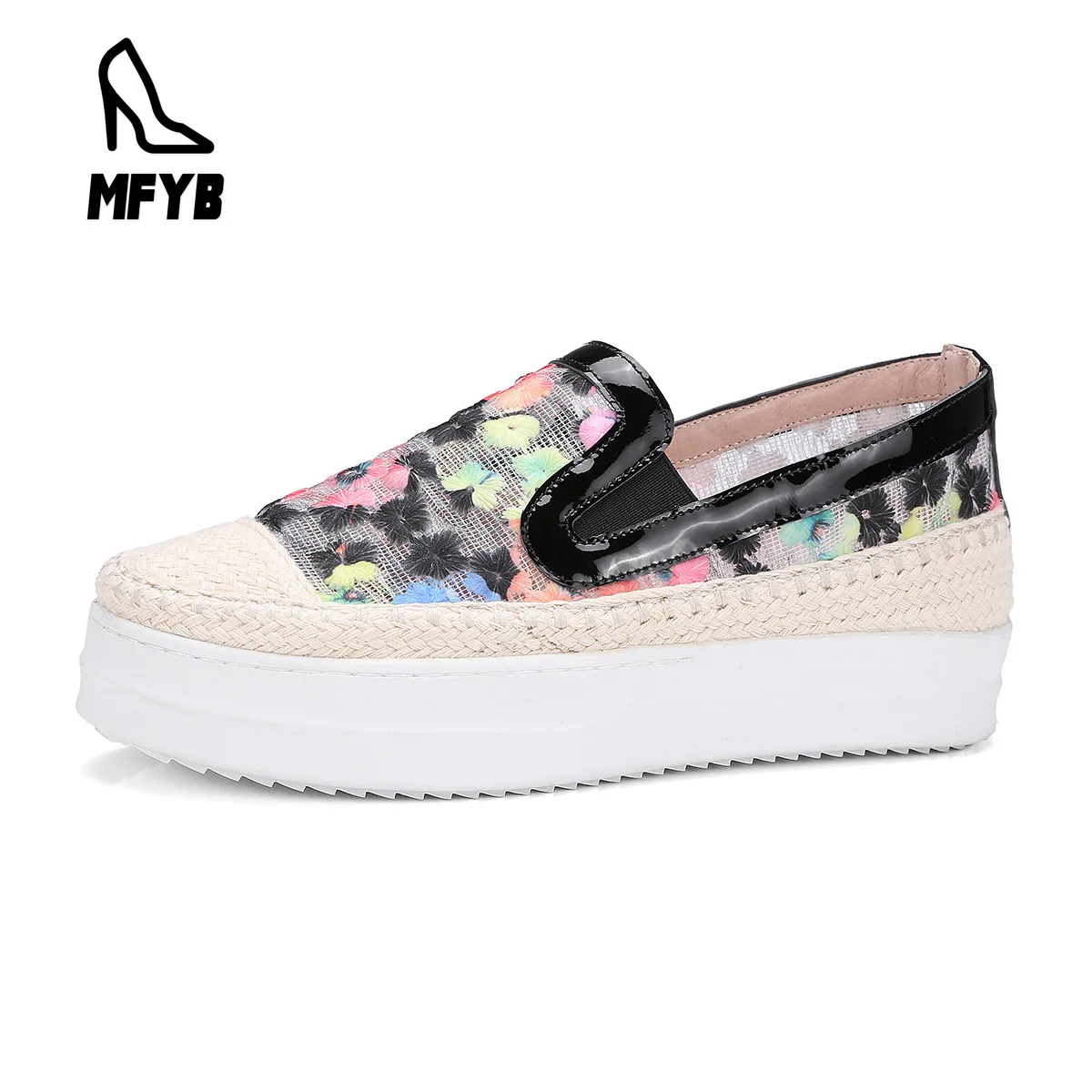 

MFYB Women's vulcanized shoes 2019 autumn new leather platform flat shoes students embroidery Loafers large size 34-43
