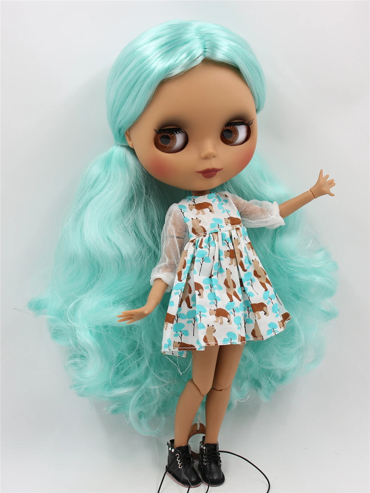 Neo Blythe Doll with Green Hair, Dark Skin, Matte Cute Face & Custom Jointed Body 1