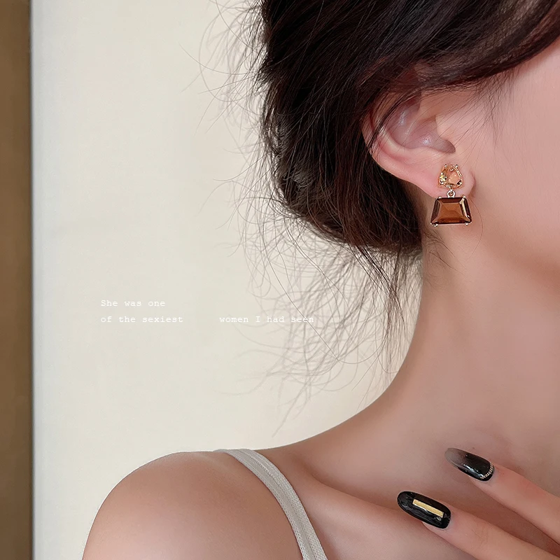 Hochwertige geometrische, bernsteinfarbene Kristall-Quadrat-Ohrhänger für Damen, koreanischer Modeschmuck, Gothic-Party, luxuriöse, süße Ohrringe für Mädchen – Detail 5