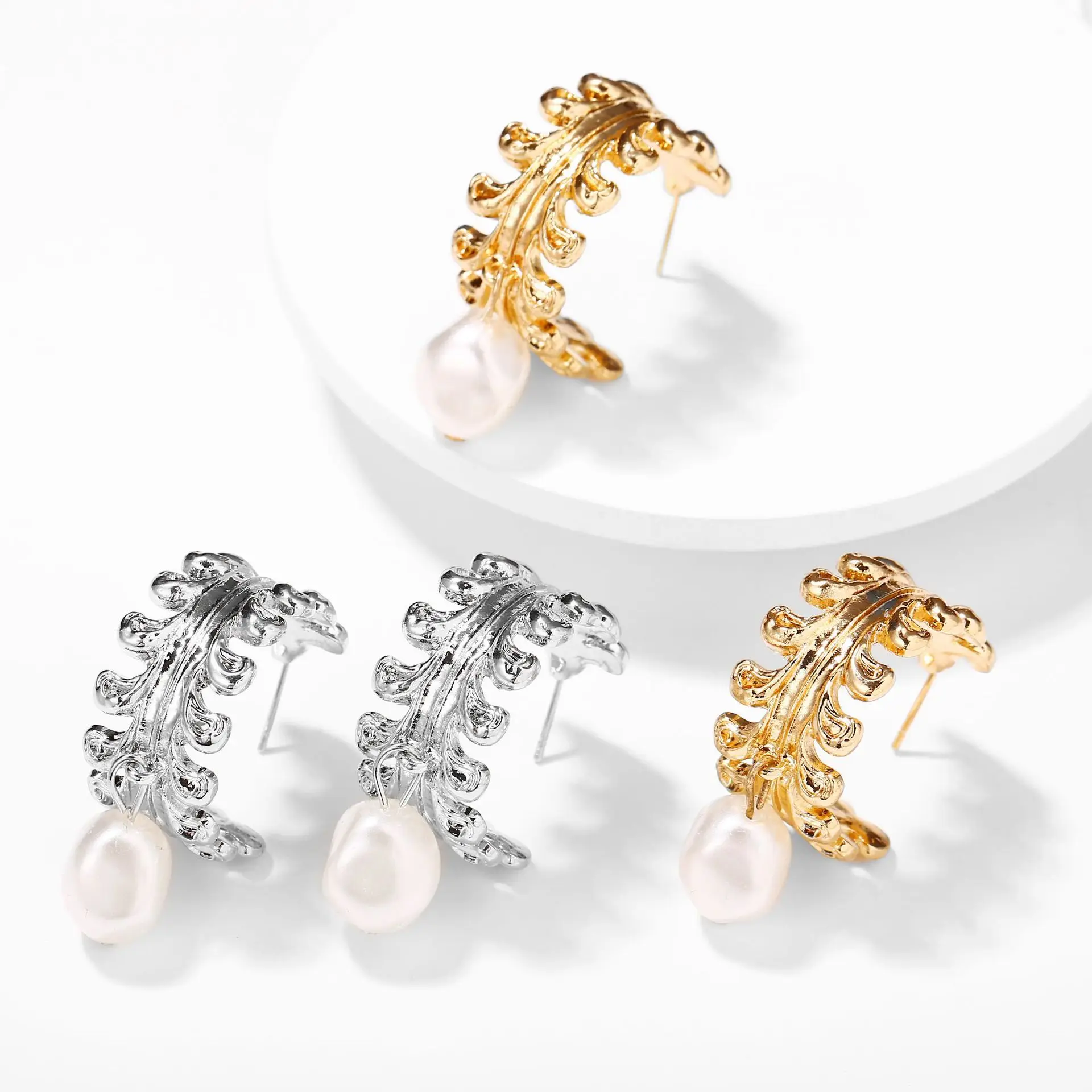 Женские серьги подвески DIEZI корейские золотистые/Серебристые с жемчужинами для