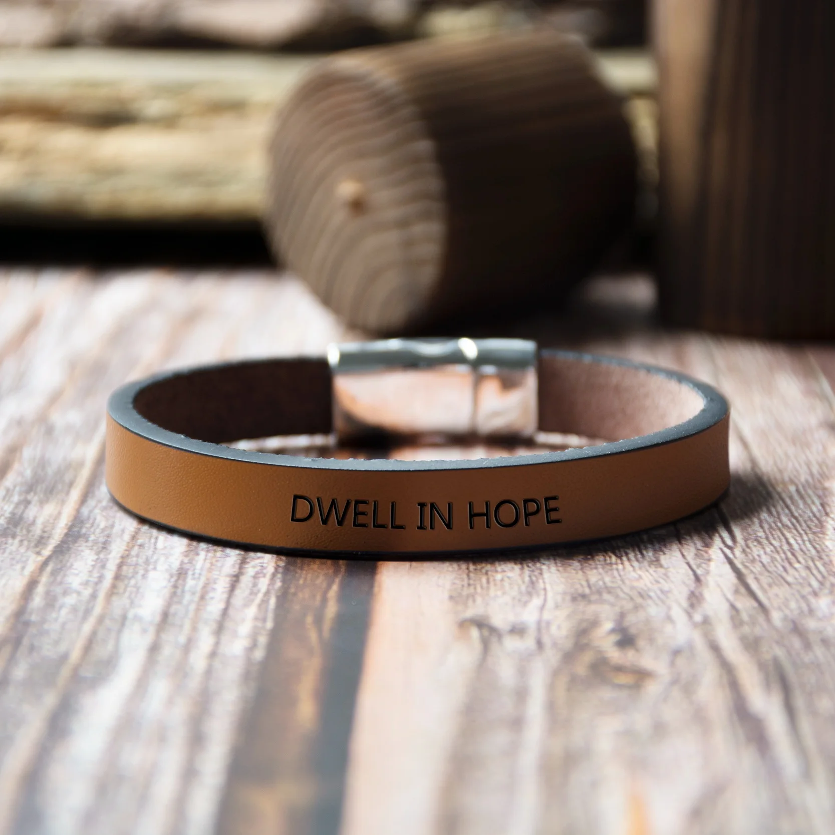 DWELL IN HOPE надпись Выгравированная вдохновляющая позитивная надпись очаровательный браслет кожанный браслет персональный подарок для мужчин и женщин