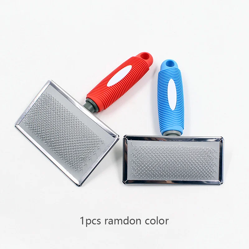 1PCS Random Color Гребень для ухода за собакой, многоцелевой гребень с пластиковой ручкой из нержавеющей стали для чистки кошек, щетка для удаления плавающих волос, S/M/L - Цвет: 1PCS Random Color