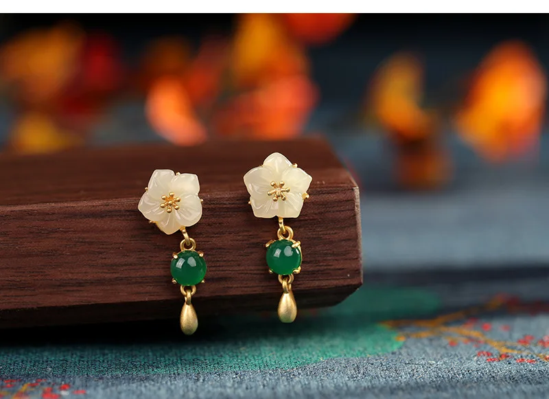 17 stud earrings _03.jpg