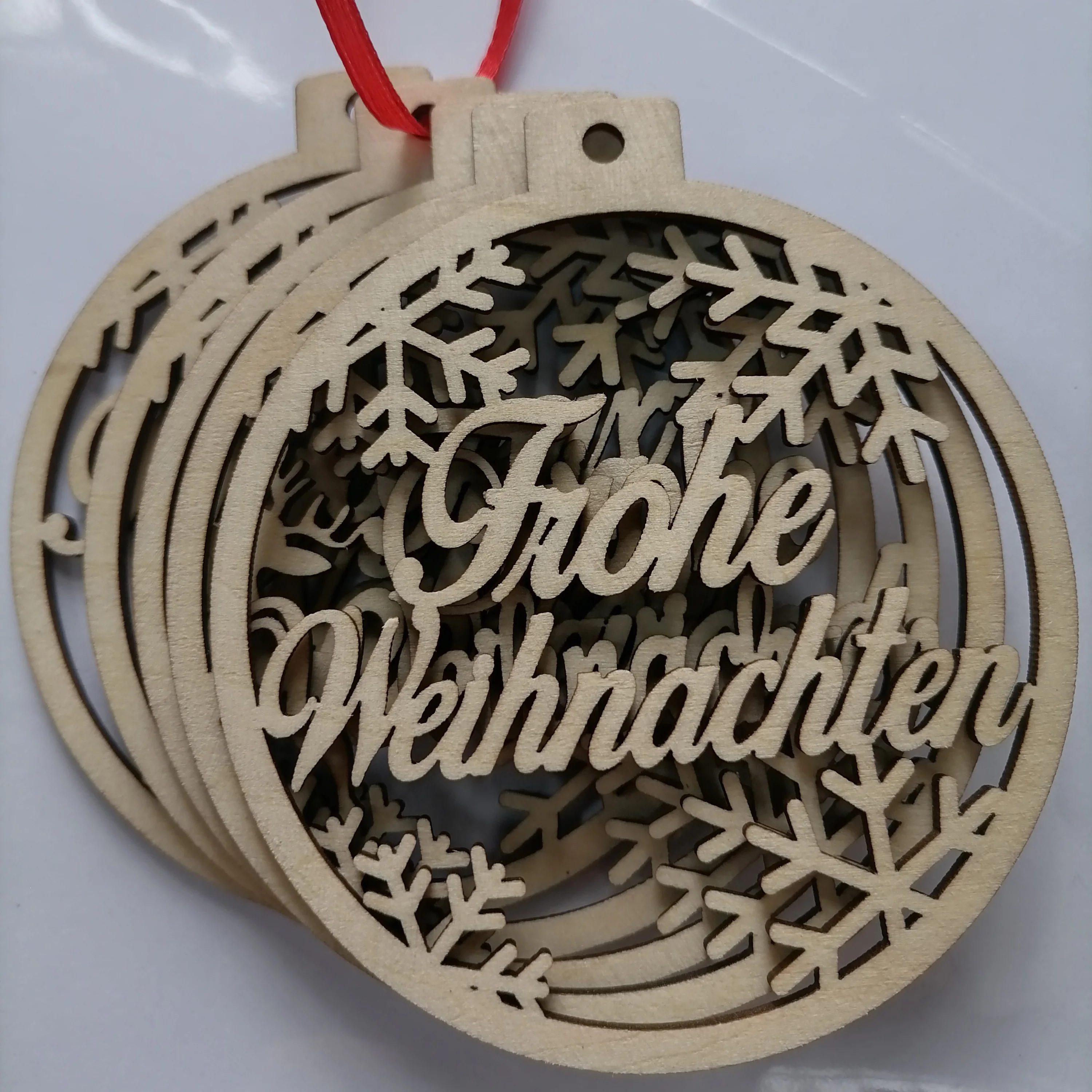 Personalized Different Name Ornament Christmas Bauble Wooden Hanging Gift Laser Cut Snowflakes Decoration