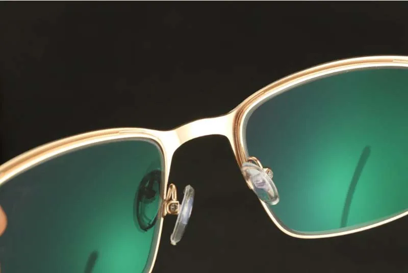 New intelligent color-changing sun reading glasses for men and women anti-radiation old light glasses