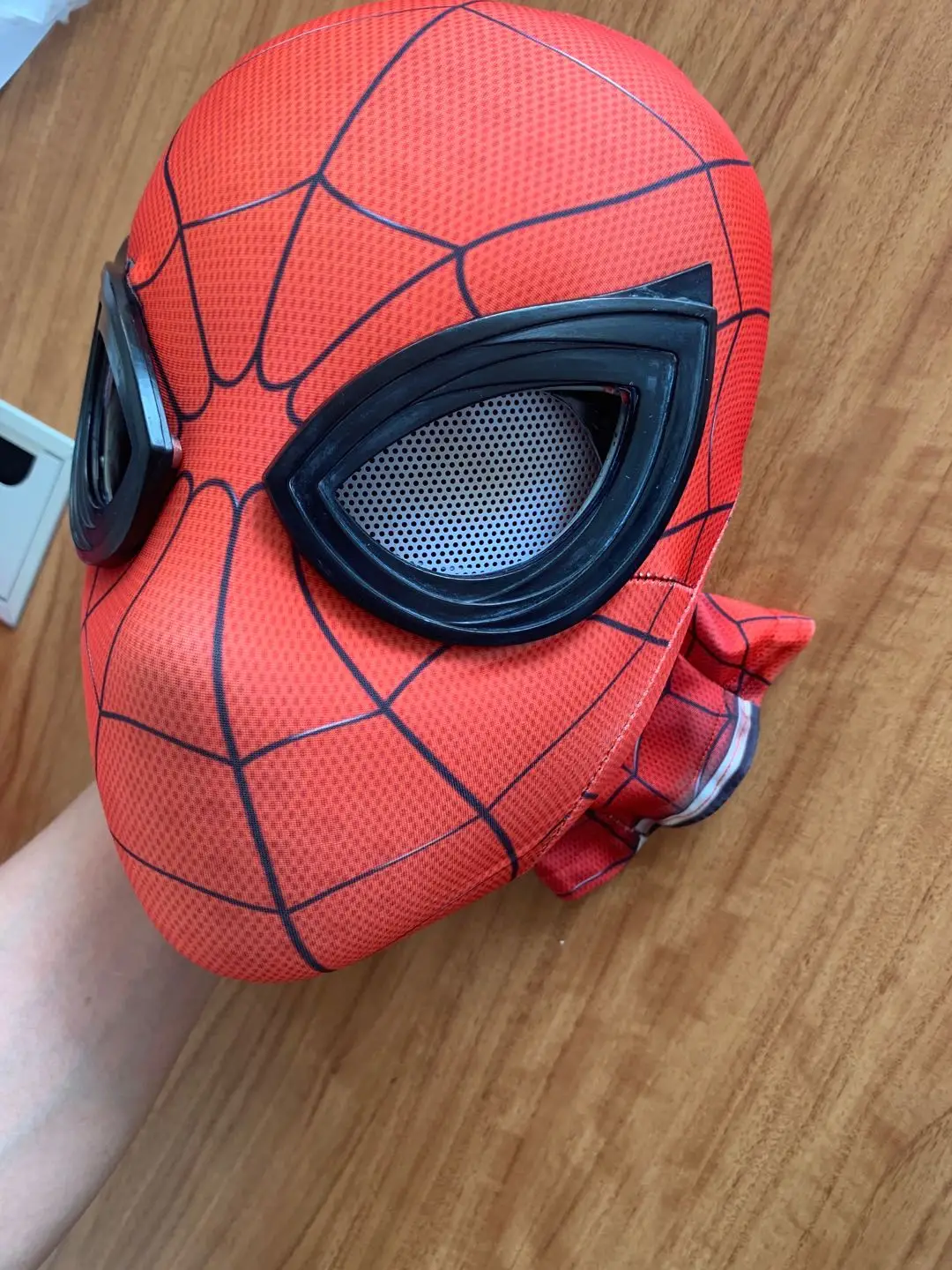 Máscara de cara de Spiderman con ojos en movimiento, lentes parpadeantes  para Halloween, Carnaval, Cosplay, máscara para niños y adultos - AliExpress