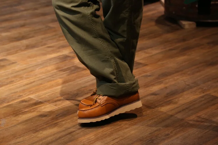 Обувь из высококачественной кожи; модные мужские ботильоны из натуральной кожи с крыльями; красные ботинки в байкерском стиле; рабочие ботинки на шнуровке