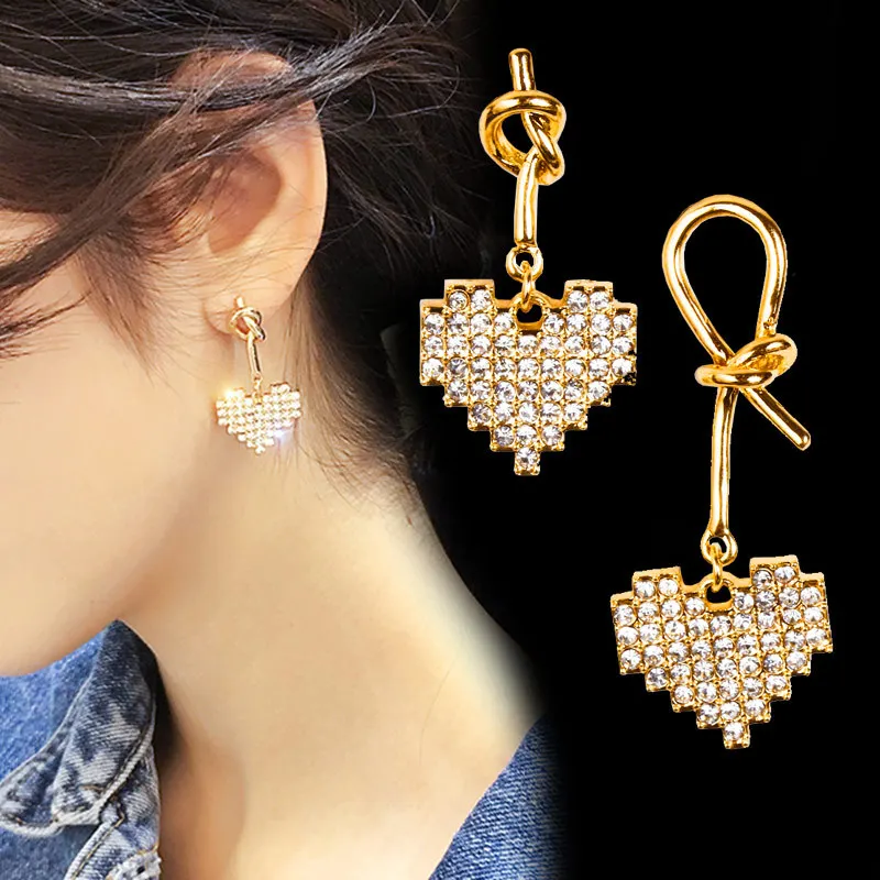 

2019 Fashion Personality New Earrings Crystal Love Rope Knot Stitching Asymmetrical Heart Ladies Wild Wholesale Earrings