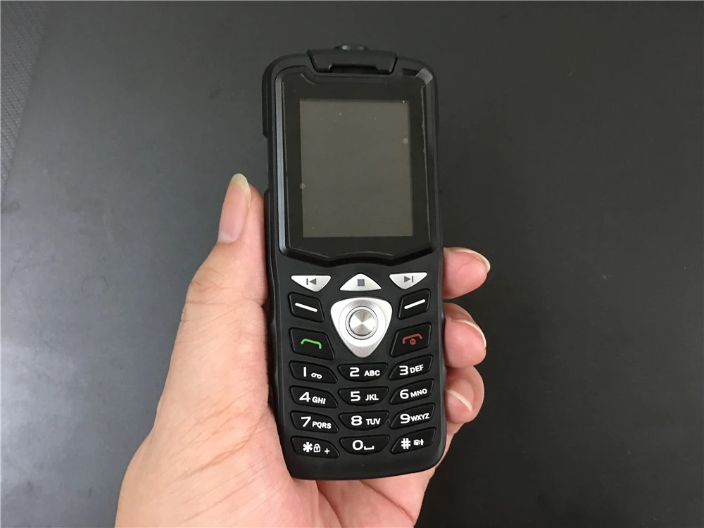 F1 кнопочный мобильный телефон 1,8 дюймов две sim-карты основная большая клавиатура Bluetooth фонарик MP3 радио камера BigHorn дешевый телефон