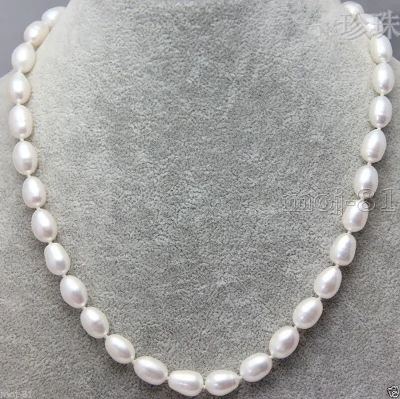 

9-10mm Beautiful! White, Akoya Cultured Pearl Necklace 18 "AA+
