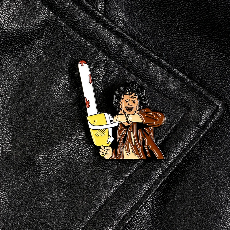 Эмалированные заколки для лацканов в виде бензопилы | Украшения и аксессуары