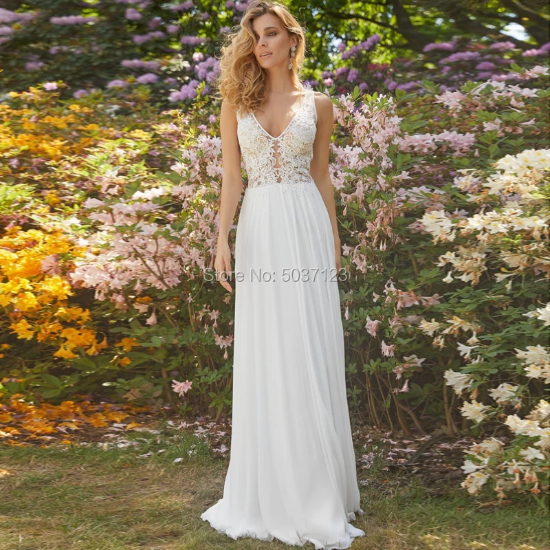 

Chiffon Beach A Line Wedding Dresses V Neck Lace Appliques Vestidos De Noiva Button Illusion Boho Bridal Gown Court Train