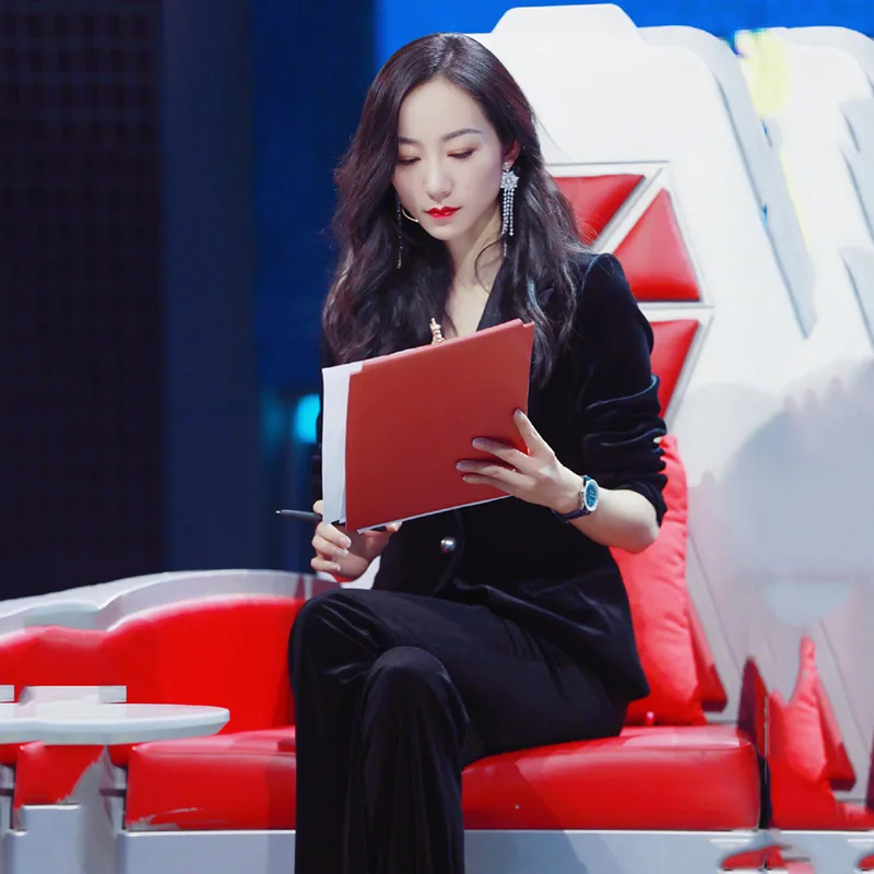 Han Xuexing с такой же черной тяжелой текстурой Золотой бархатный пиджак для женщин Весна и осень стиль Высокое качество для женщин
