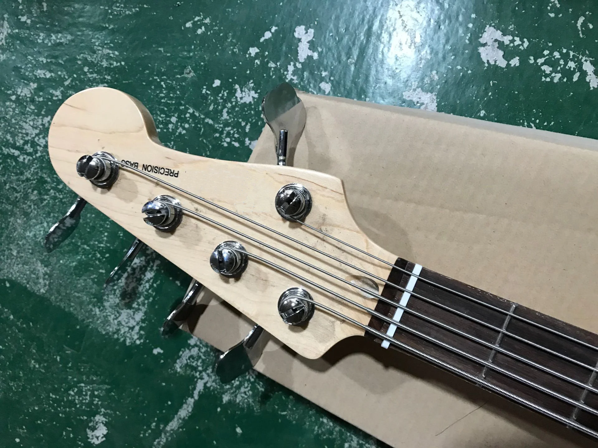 Высокое качество ольховое тело withRosewood гриф 4 струны бас гитара-G