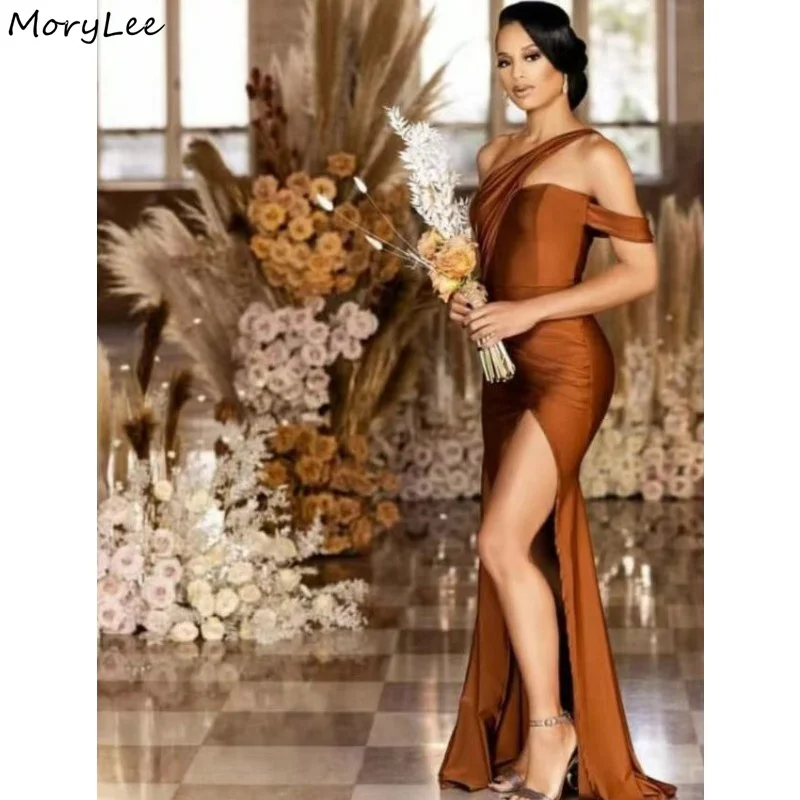 

Gold Bridesmaid Dresses One Shoulder Side Slit Silk Satin Pleated Mermaid Wedding Party Bridesmaid Gowns With Zipper Back