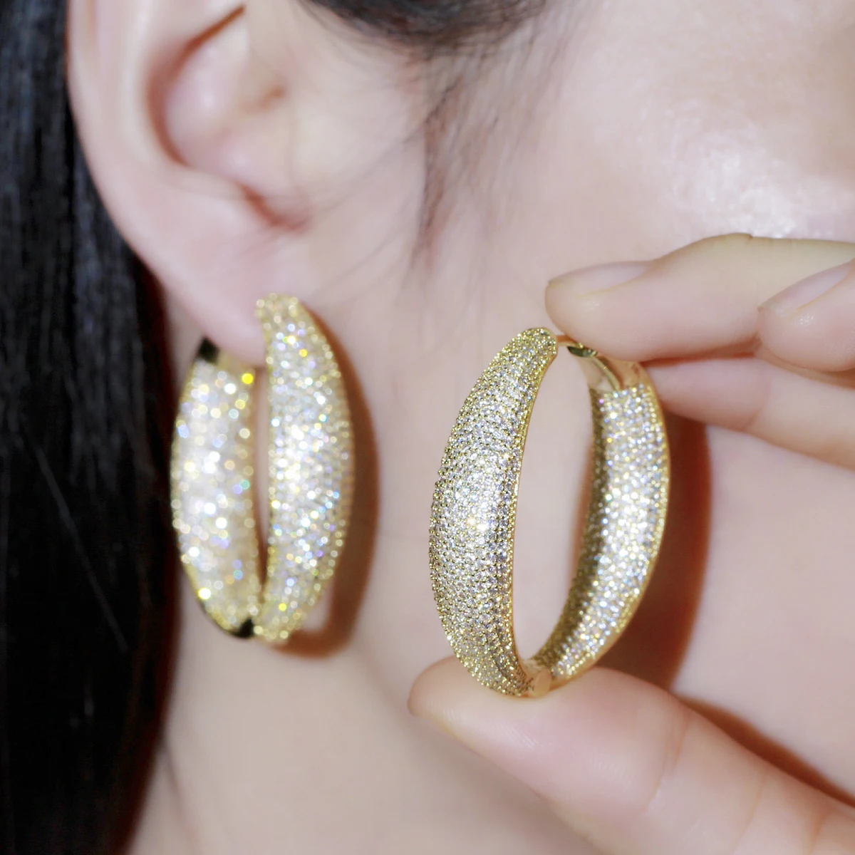 ThreeGraces Gorgeous White Full Cubic Zirconia Stone Big Round CZ Hoop Earrings for Ladies Korean Fashion Party Jewelry ER510