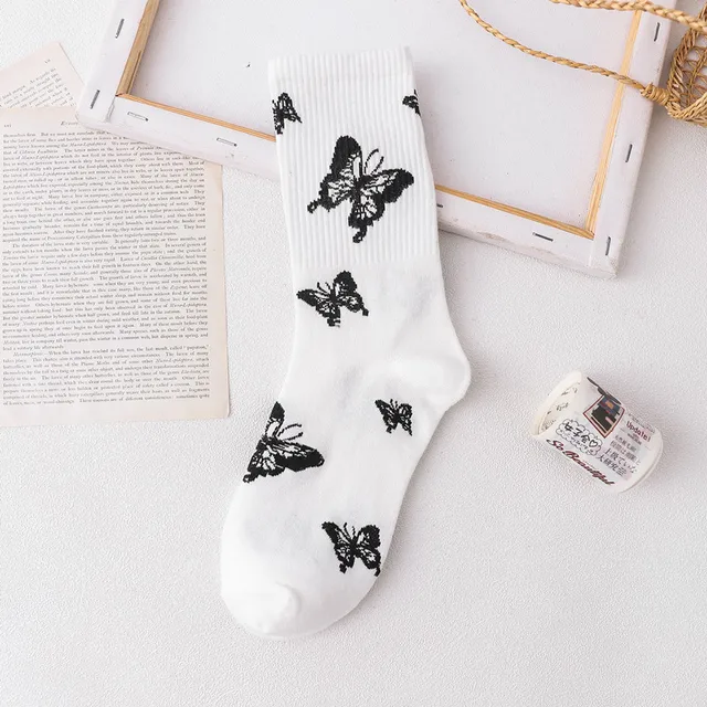 Cartoon socks retro cute bow print white black couple calcetines funny harajuku fashion women cotton long skarpetki chaussette 4