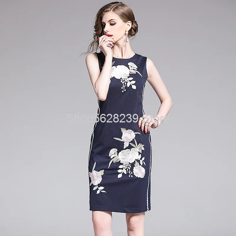 

2020 Pack Female Human Taste Elegant Temperament Heavy Industry Embroidery Dress Elegant Temperament Over The Knee Bag Hip Skirt