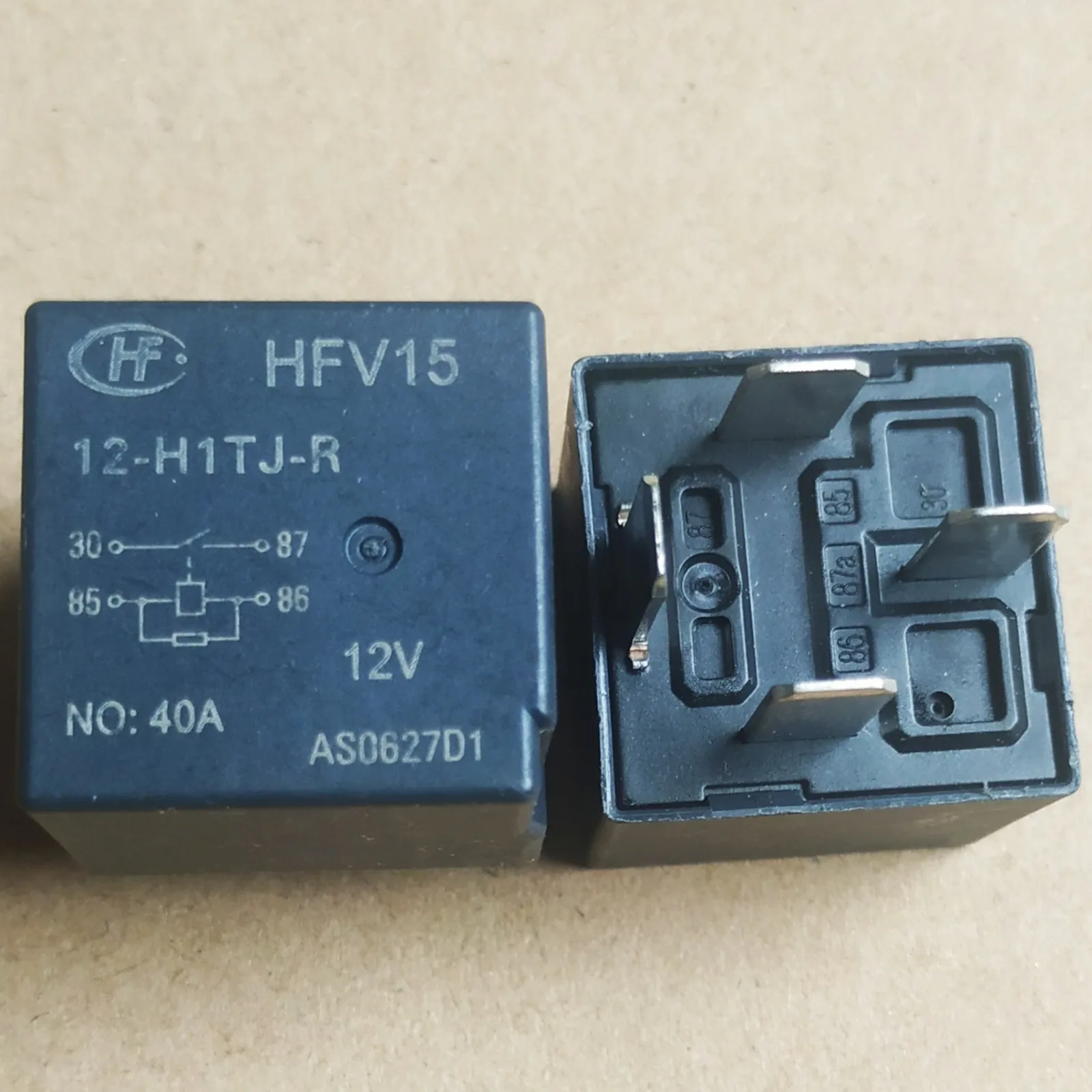

relay HFV15 12V-H1TJ-R HFV15-12V-H1TJ-R 12V 40A 4PIN