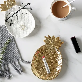 

Small Fruit Figurine Money Box Porcelain Pineapple Dish Plate Gold Ceramic Vanity Wedding Nice Gifts for Women Decor Style Theme