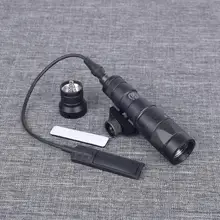 Lampe de poche tactique M300V avec sortie lumineuse constante/momentanée/stroboscopique pour la chasse 20mm Rail avec interrupteur à distance