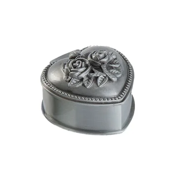 

Flower Carved Tin Alloy European Style Travel Portable Bracelet Display Retro Dustproof Organizer Vintage Jewelry Box Storage