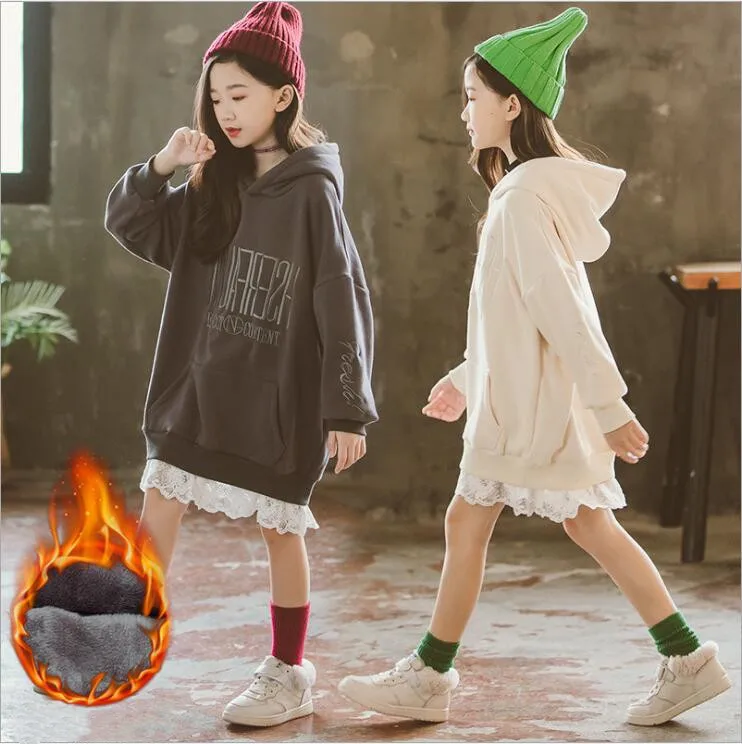 Платья с капюшоном для девочек; коллекция года; зимние плотные детские топы с капюшоном; мини-платья; Хлопковое платье с длинными рукавами и надписью; Одежда для девочек-подростков