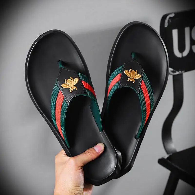 

Summer slippers men embroidered bee green stripes outer wear 2020 fashion beach shoes non-slip flip flops sandals men shoes