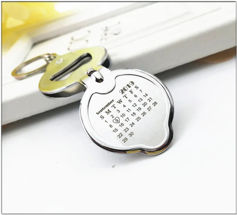 

50Pcs Personalized Wedding Souvenirs For Guests Customized Wedding Favors Multifunctional Wine Opener/Keychain/Nail Clippers.