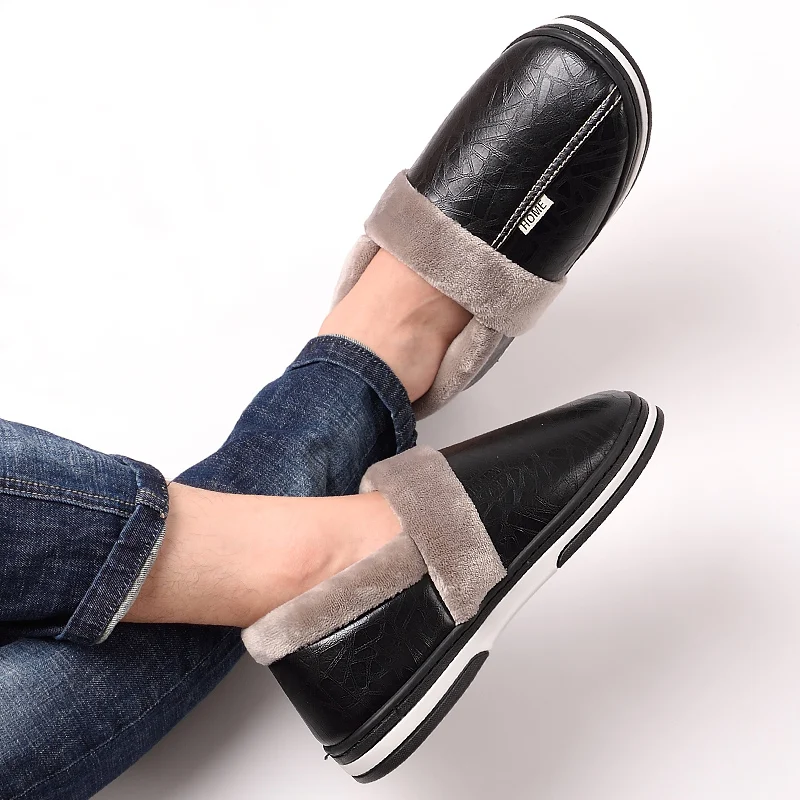 Billige Speicher schaum Hausschuhe für männer Große größe 45 49 Warm Non slip Winter Leder Haus Hausschuhe männer Hohe qualität Drinnen schuhe
